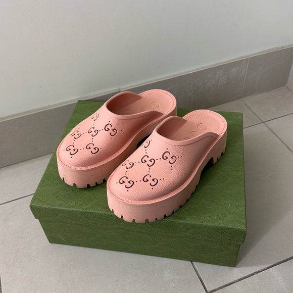 Gucci Platform Sandal With Perforated G - Picture 1 of 6